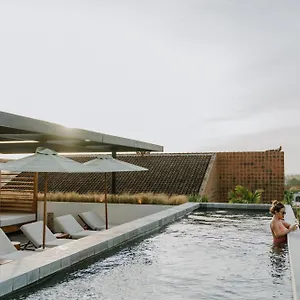 4* Отель The Komu Bali