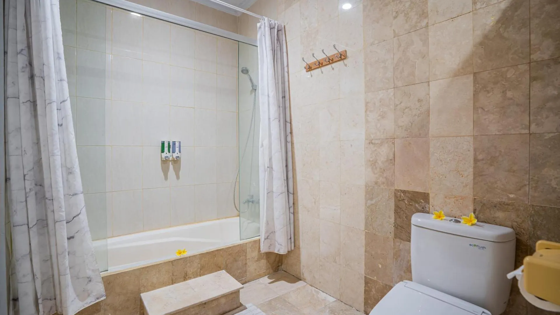Nipper Villa - Spacious 5Br In Canggu Indonesia