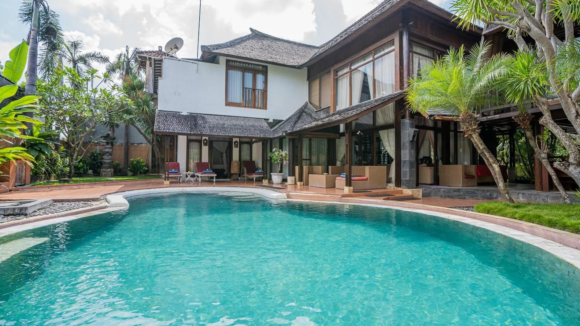 Nipper Villa - Spacious 5Br In Canggu Indonesia