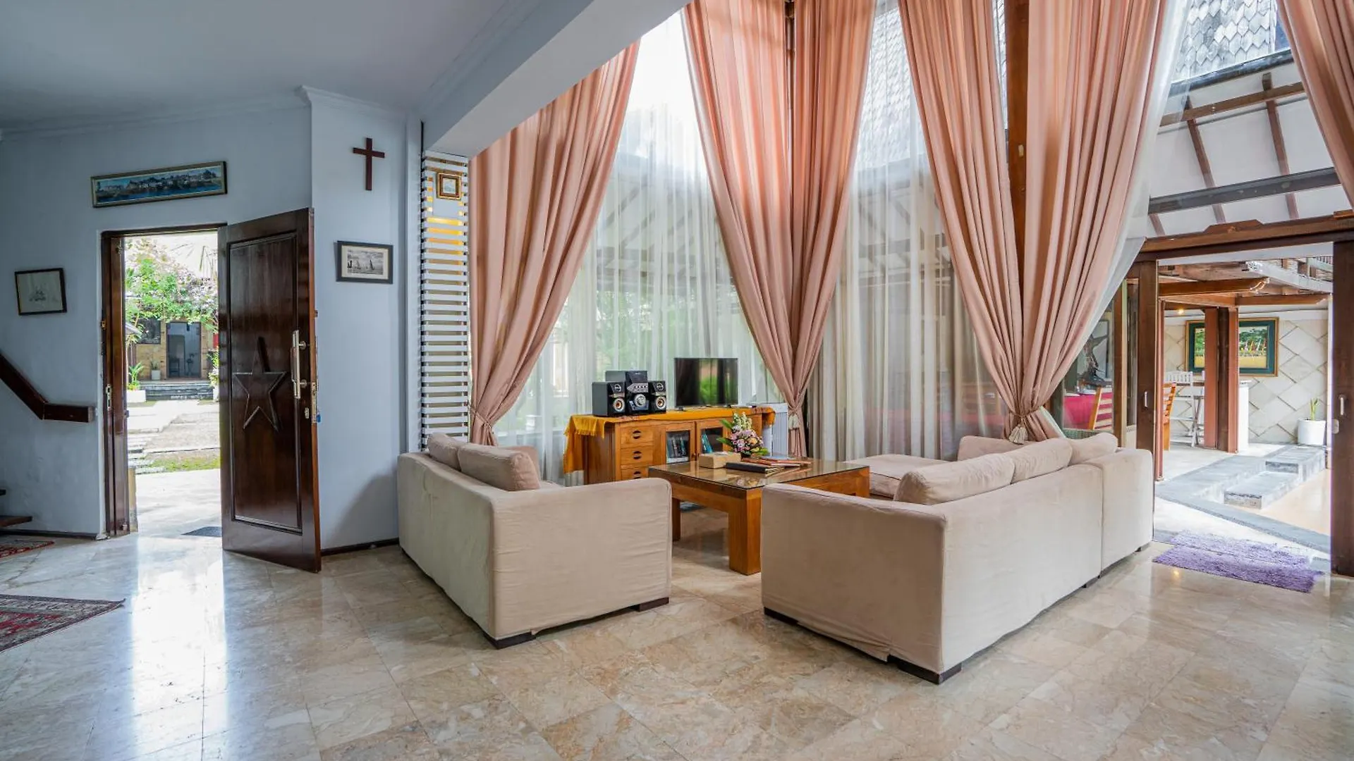 Nipper Villa - Spacious 5Br In Canggu  Canggu (Bali)